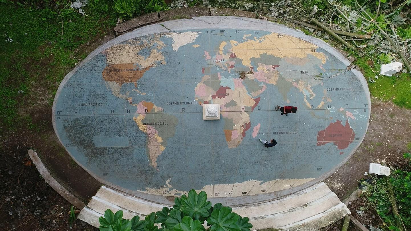 Equator: A New World View (equator-a-new-world-view) Документальный сериал