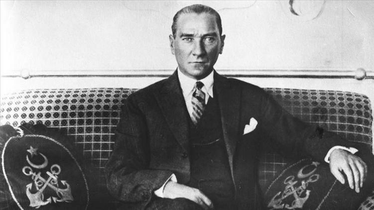 Постер Atatürk