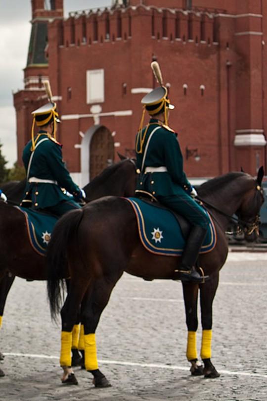 Торжественный развод караула в Московском Кремле (torzhestvennyj-razvod-karaula-v-moskovskom-kremle) Документальный фильм