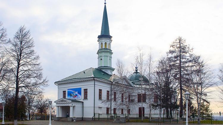 Постер Курбан-байрам. Трансляция из Уфимской cоборной мечети