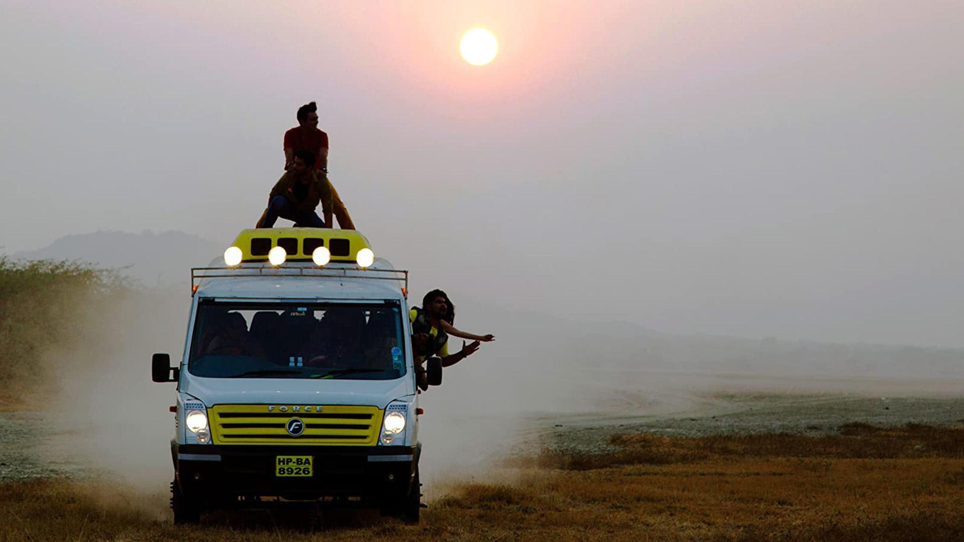 Sunshine Music Tours and Travels (sunshine-music-tours-and-travels) Фильм 1956