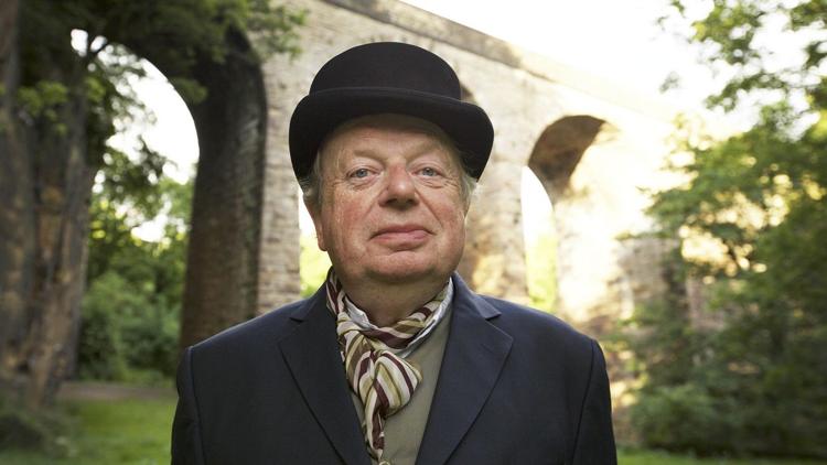 Постер Barging Round Britain with John Sergeant