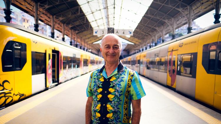 Постер Around The World By Train With Tony Robinson