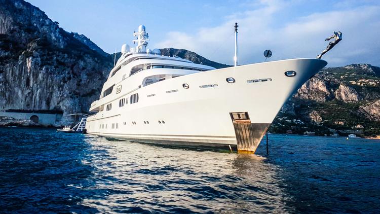 Постер Secrets of the Luxury Super Yachts