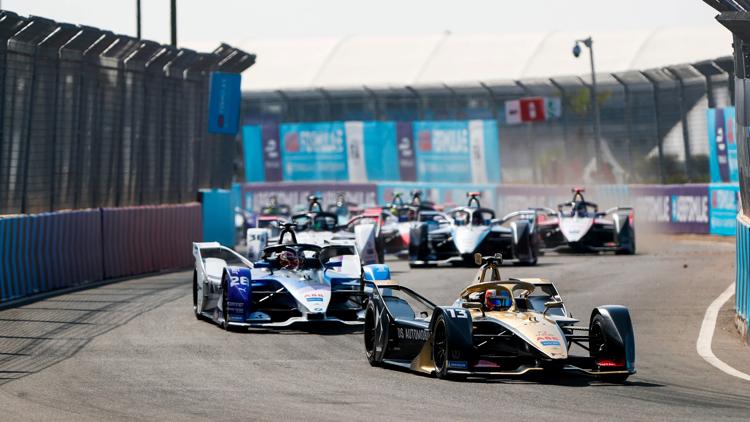 Постер ON: Formula E Season Review