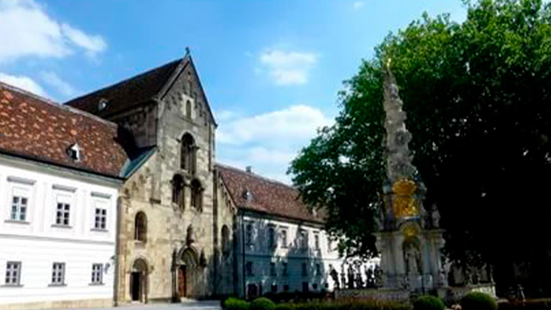 Heiligenkreuz – Ein Stift im Wienerwald (heiligenkreuz-ein-stift-im-wienerwald) Документальный фильм
