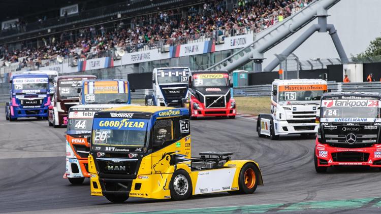 Постер Championnat d'Europe de courses de camions. Quatre premières manches 2019