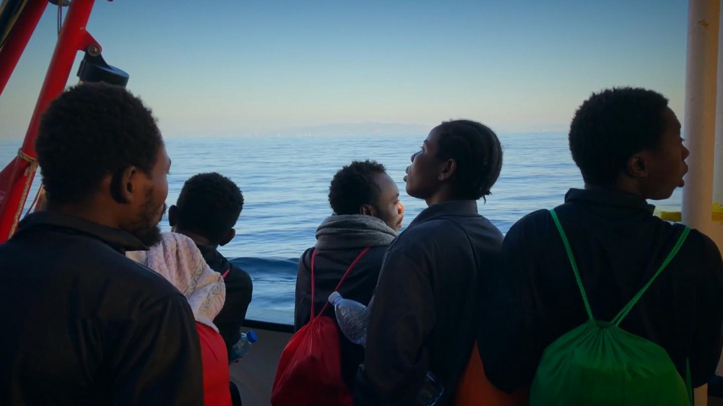 Кто поможет мигранту? (kto-pomozhet-migrantu) Документальный фильм