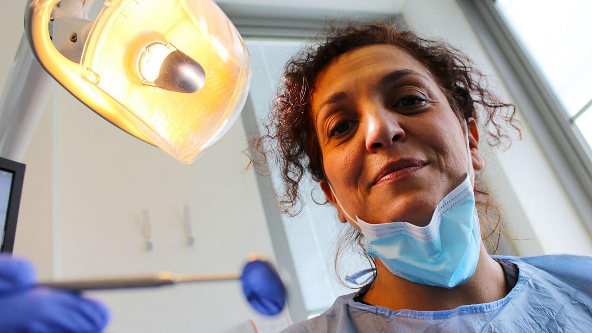 Спасите мои зубы (spasite-moi-zuby) Документальный сериал