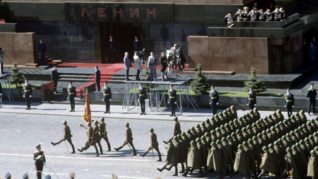 Военный парад на Красной площади в честь 45-летия Победы в Великой Отечественной войне (voennyj-parad-na-krasnoj-ploschadi-v-chest-45-letija-pobedy-v-velikoj-otechestvennoj-vojne) Другое
