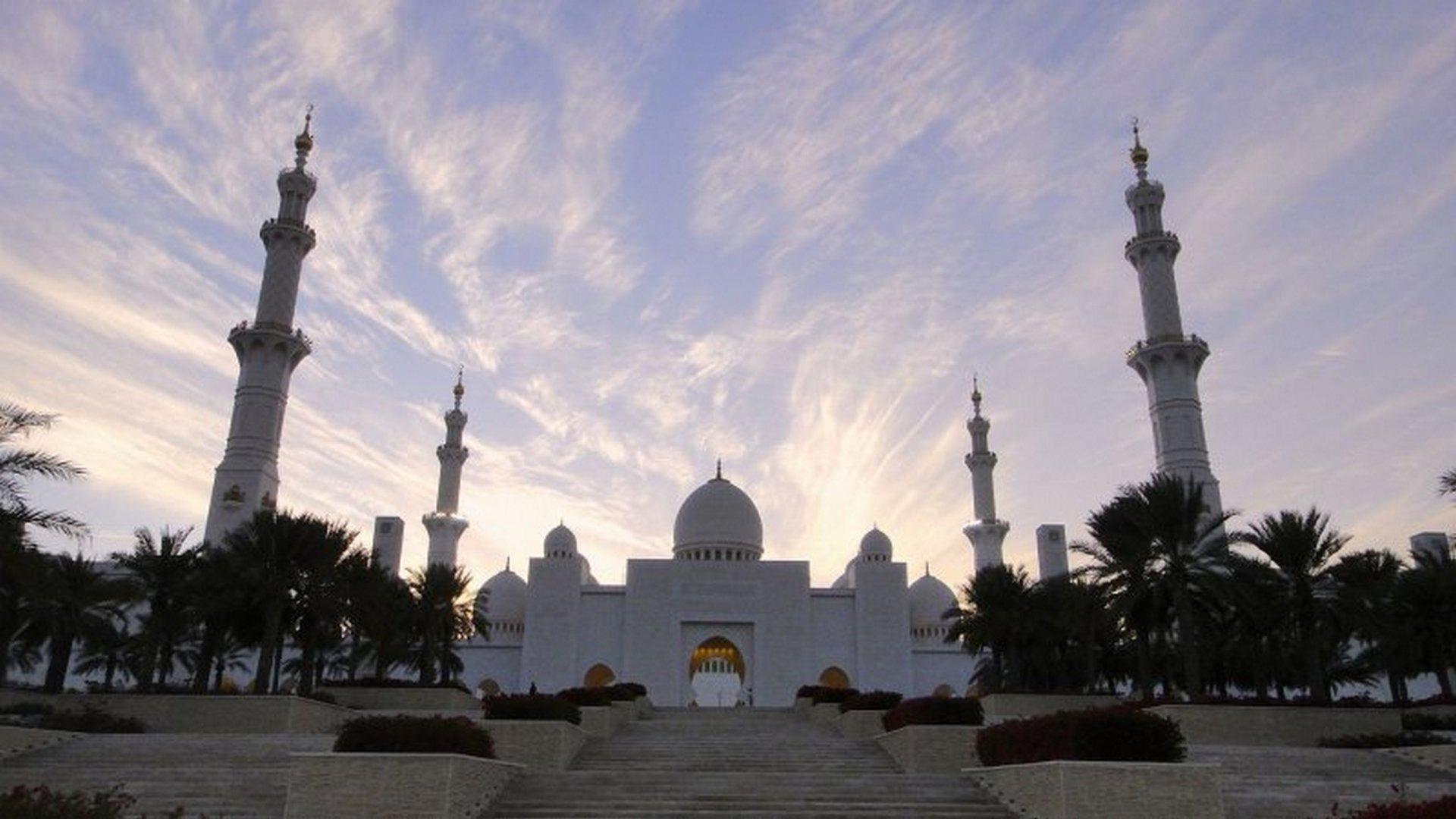 Abou Dhabi, entre désert et gratte-ciel (abou-dhabi-entre-dsert-et-gratte-ciel) Документальный фильм