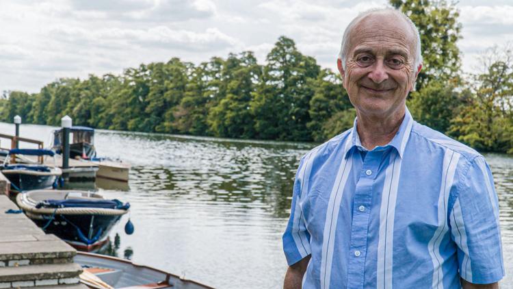 Постер The Thames with Tony Robinson