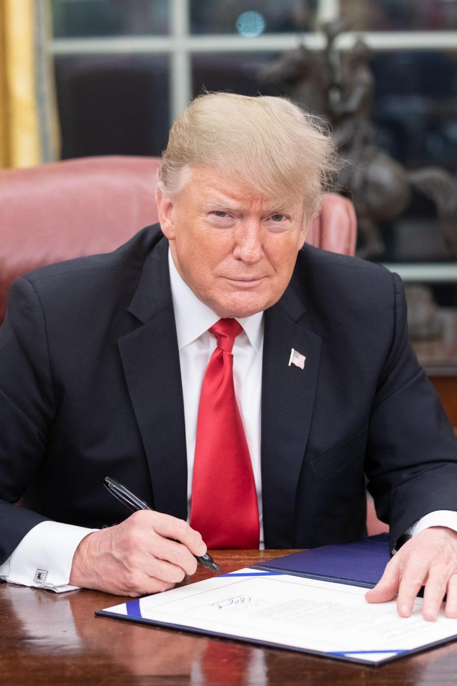 Por encima de la ley: Trump y el FBI (por-encima-de-la-ley-trump-y-el-fbi) Документальный фильм