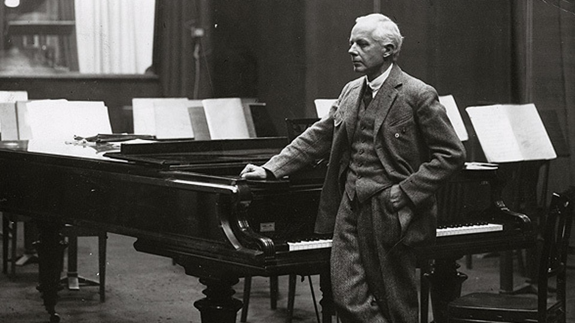 Б.Барток. Дивертисмент для струнного оркестра. Митрополит Иларион (Алфеев) и Камерный оркестр «Виртуозы Москвы» (bbartok-divertisment-dlja-strunnogo-orkestra-mitropolit-ilarion-alfeev-i-kamernyj-orkestr-virtuozy-moskvy) Музыка