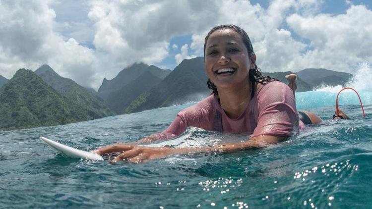 Постер De mer en filles, le surf polynésien au féminin