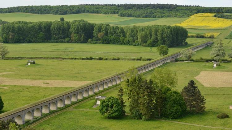 Постер L'eau à Paris: un défi technologique