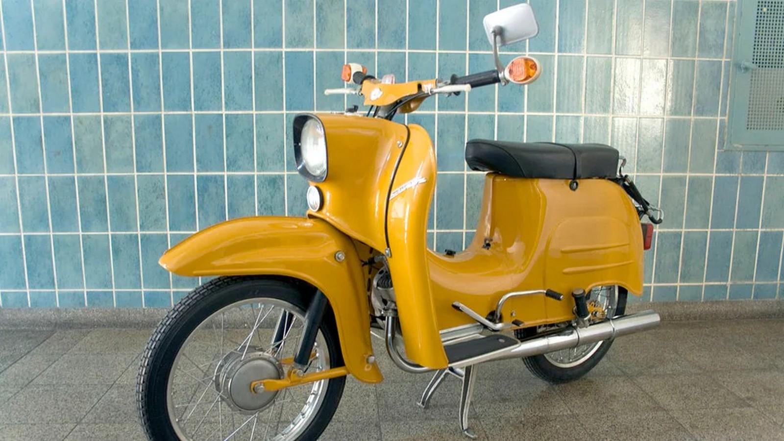 Schwalbe und Plasteschüssel - Alltagsdesign in der DDR (schwalbe-und-plasteschssel-alltagsdesign-in-der-ddr) Документальный фильм