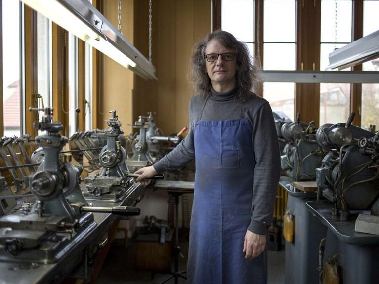 А посередине течёт река (a-poseredine-techet-reka) Документальный фильм