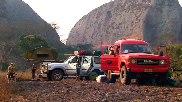 Постер Mit dem Jeep durch Angola