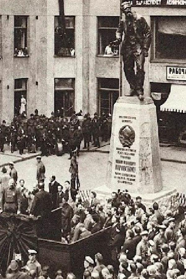 Из жизни памятников (iz-zhizni-pamjatnikov) Документальный фильм