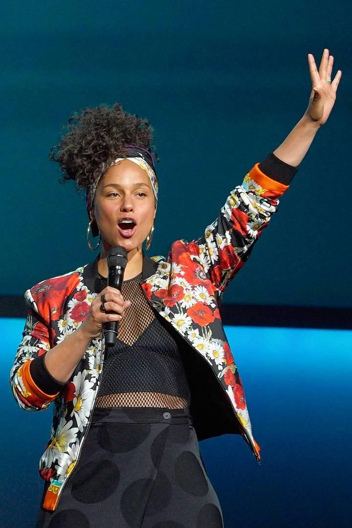 Miley Cyrus X Alicia Keys (miley-cyrus-x-alicia-keys) Музыка