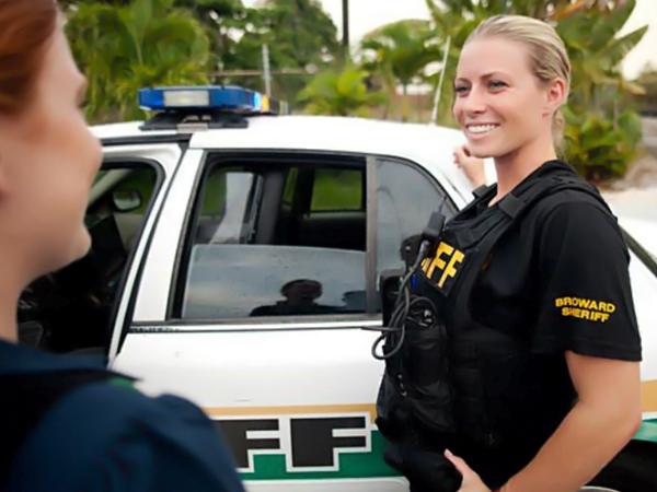 Женщины-полицейские округа Броуард (zhenschiny-politsejskie-okruga-brouard) Реалити-шоу