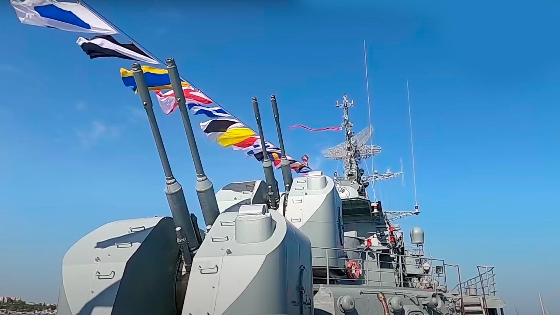 Военно-морской парад в Севастополе ко Дню ВМФ (voenno-morskoj-parad-v-sevastopole-ko-dnju-vmf) Документальный фильм