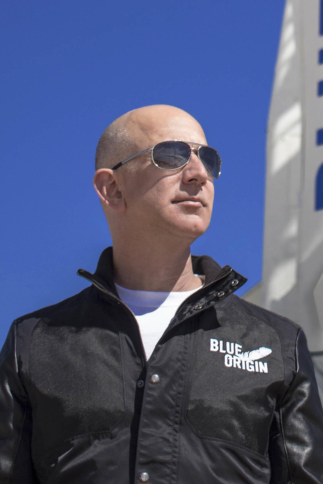 Джефф Безос: на границе космоса (dzheff-bezos-na-granitse-kosmosa) Документальный фильм