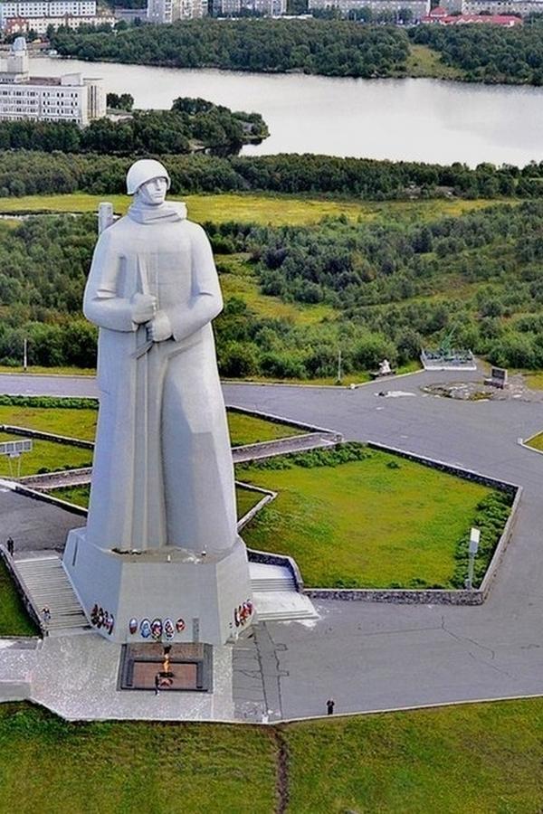 Мурманск. Золотые врата Родины (murmansk-zolotye-vrata-rodiny) Документальный фильм