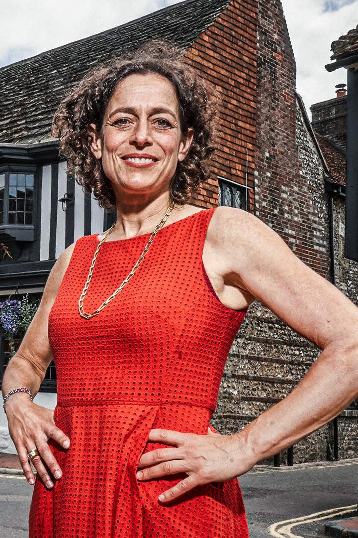 Alex Polizzi: My Hotel Nightmare (alex-polizzi-my-hotel-nightmare) Документальный сериал