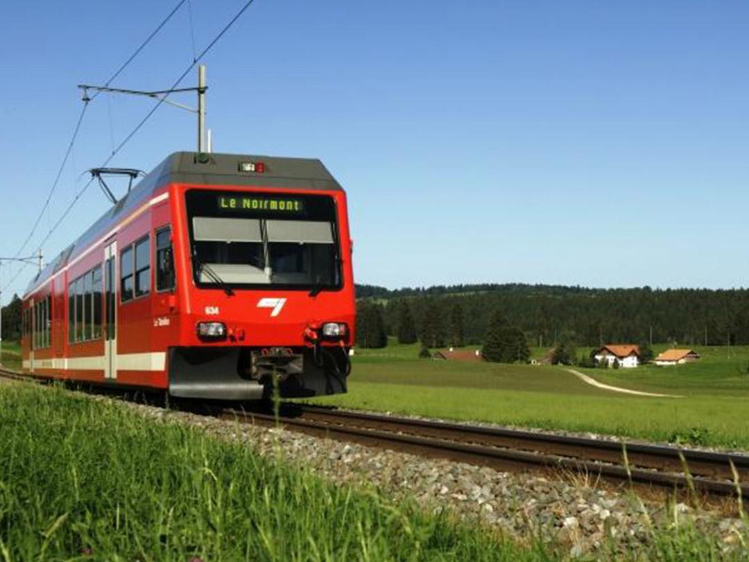 Четыре сезона маленького красного поезда (chetyre-sezona-malenkogo-krasnogo-poezda) Документальный сериал