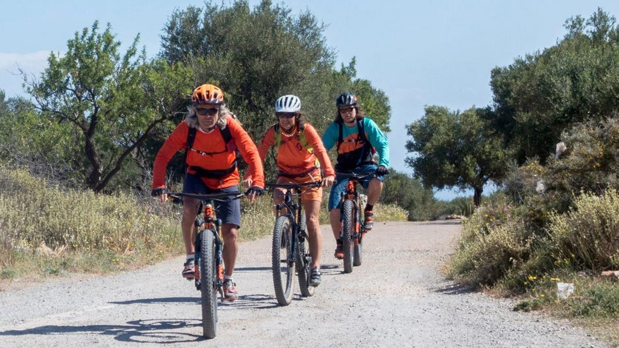 Les îles d'Europe à vélo (les-les-deurope-vlo) Документальный сериал