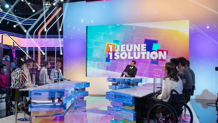 Постер Un jeune, une solution