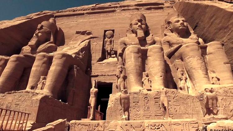 Постер Egypt: The Temples saved from the Nil