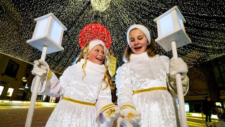 Постер Adventmärkte in Kärnten – Auf der Suche nach dem Weihnachtsengel