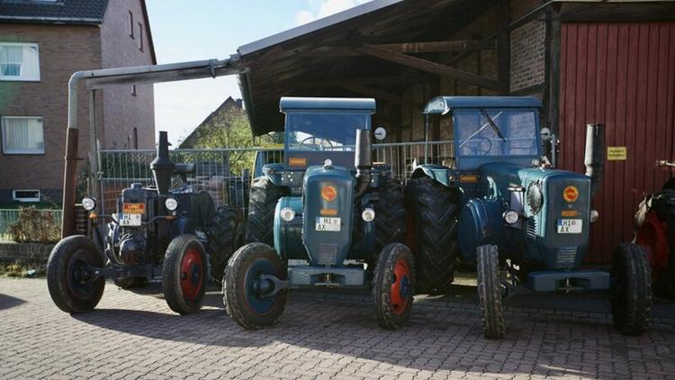 Постер 100 Jahre Trecker Der Siegeszug der Schlepper, Trecker und Traktoren in der Landwirtschaft