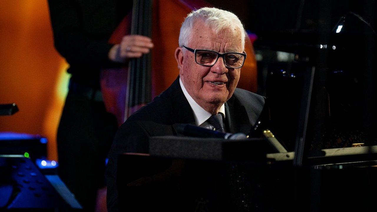 Raimonds Pauls un Jānis Peters Ziemassvētku koncertā «Mierinājums» (raimonds-pauls-un-jnis-peters-ziemassvtku-koncert-mierinjums) Музыка