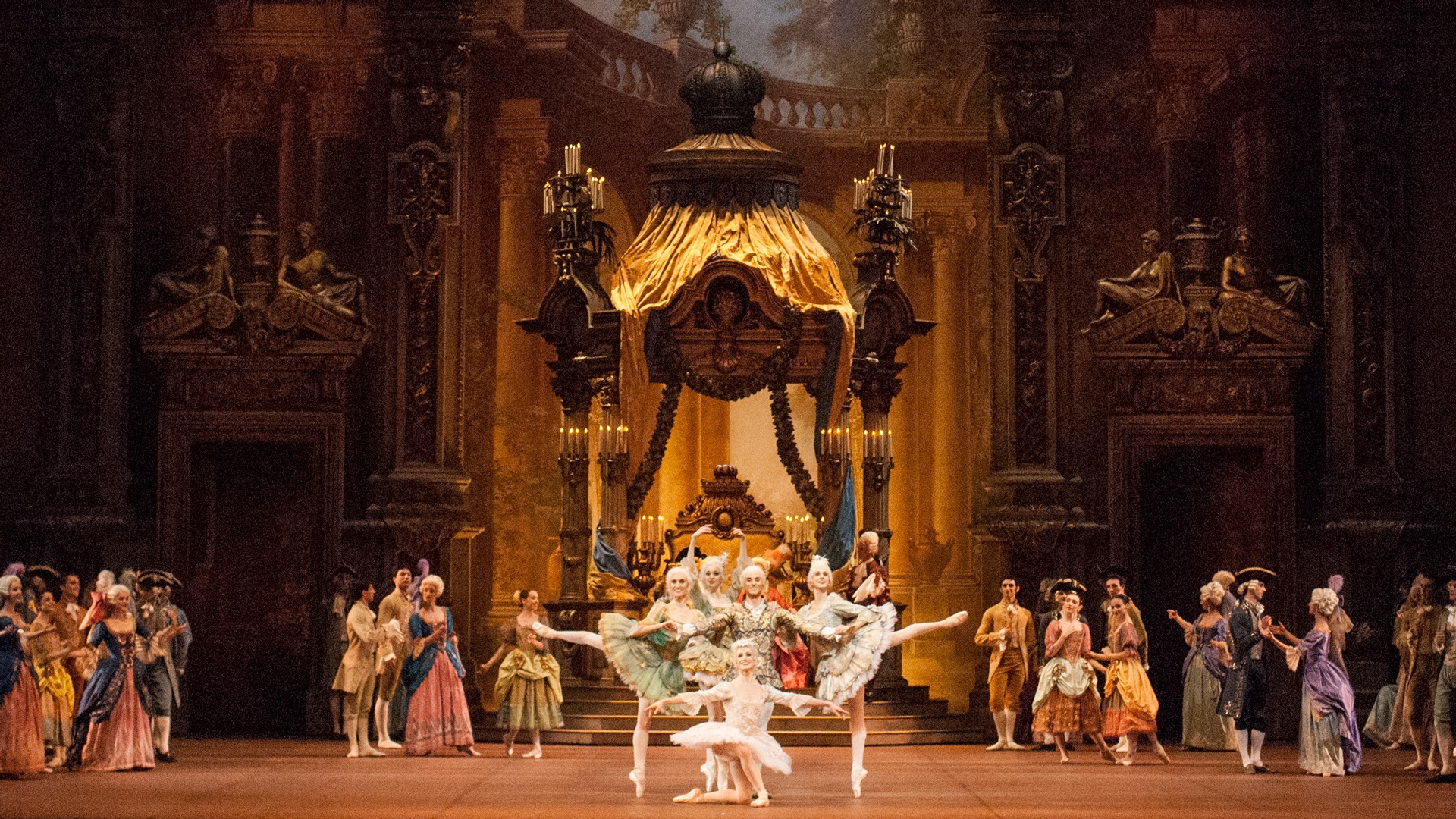 П.И.Чайковский. «Спящая красавица». Балетная сказка в редакции Рудольфа Нуриева. Постановка театра «Ла Скала» (pichajkovskij-spjaschaja-krasavitsa-baletnaja-skazka-v-redaktsii-rudolfa-nurieva-postanovka-teatra-la-skala) Спектакль