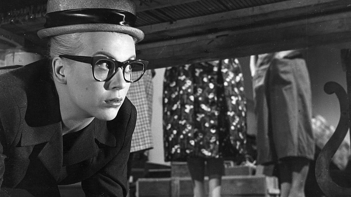 Приключения учительницы (prikljuchenija-uchitelnitsy) Фильм 1960