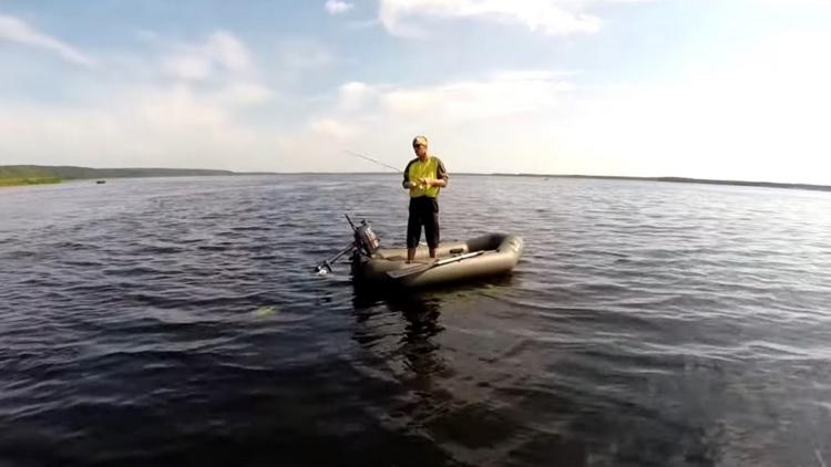 Постер За окунем с отводным поводком