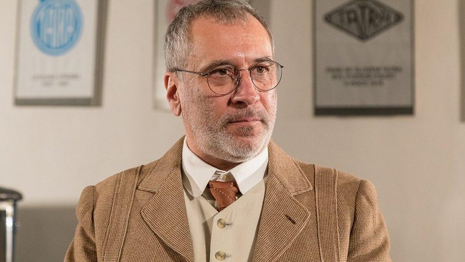 Klenoty s vůní benzínu (klenoty-s-vn-benznu) Документальный сериал