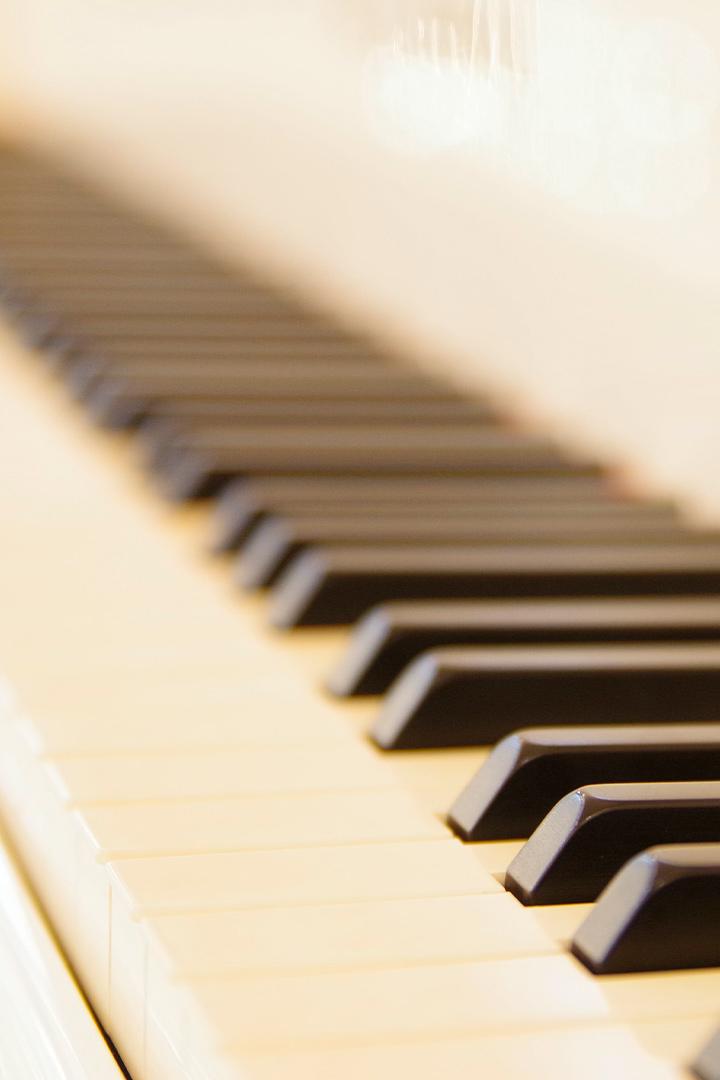 Noptile pianistice selectiuni (noptile-pianistice-selectiuni) Музыка