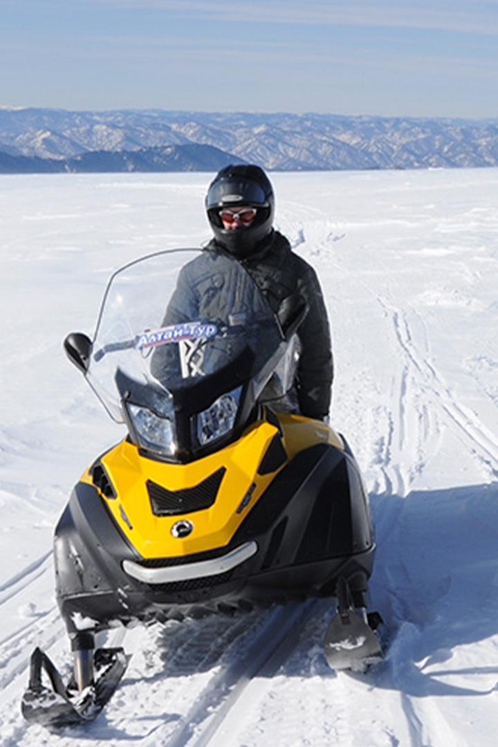 По Уральским горам на снегоходах (po-uralskim-goram-na-snegohodah) Документальный фильм