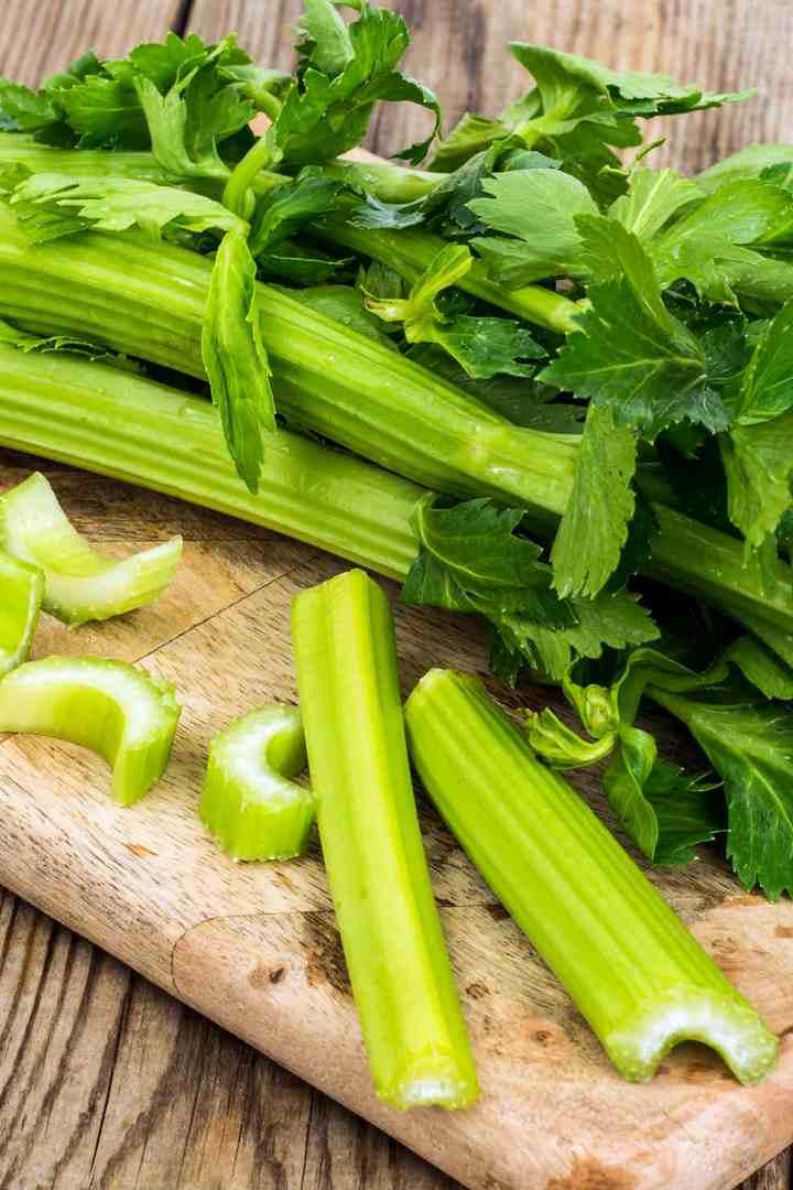 Куда лучше пикировать сельдерей (kuda-luchshe-pikirovat-selderej) Досуг, хобби