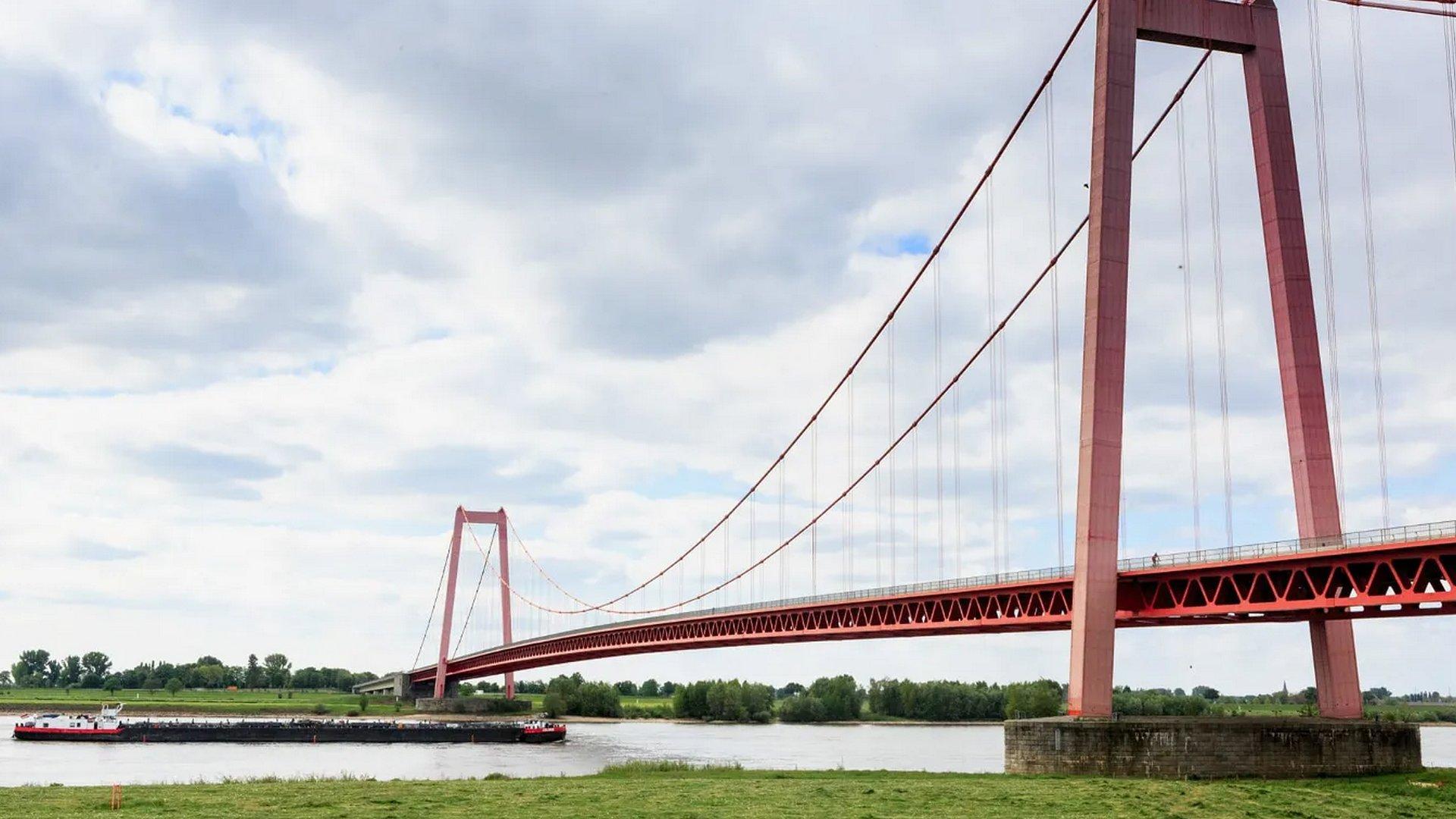 305 km Rhein-Geschichten (305-km-rhein-geschichten) Документальный фильм