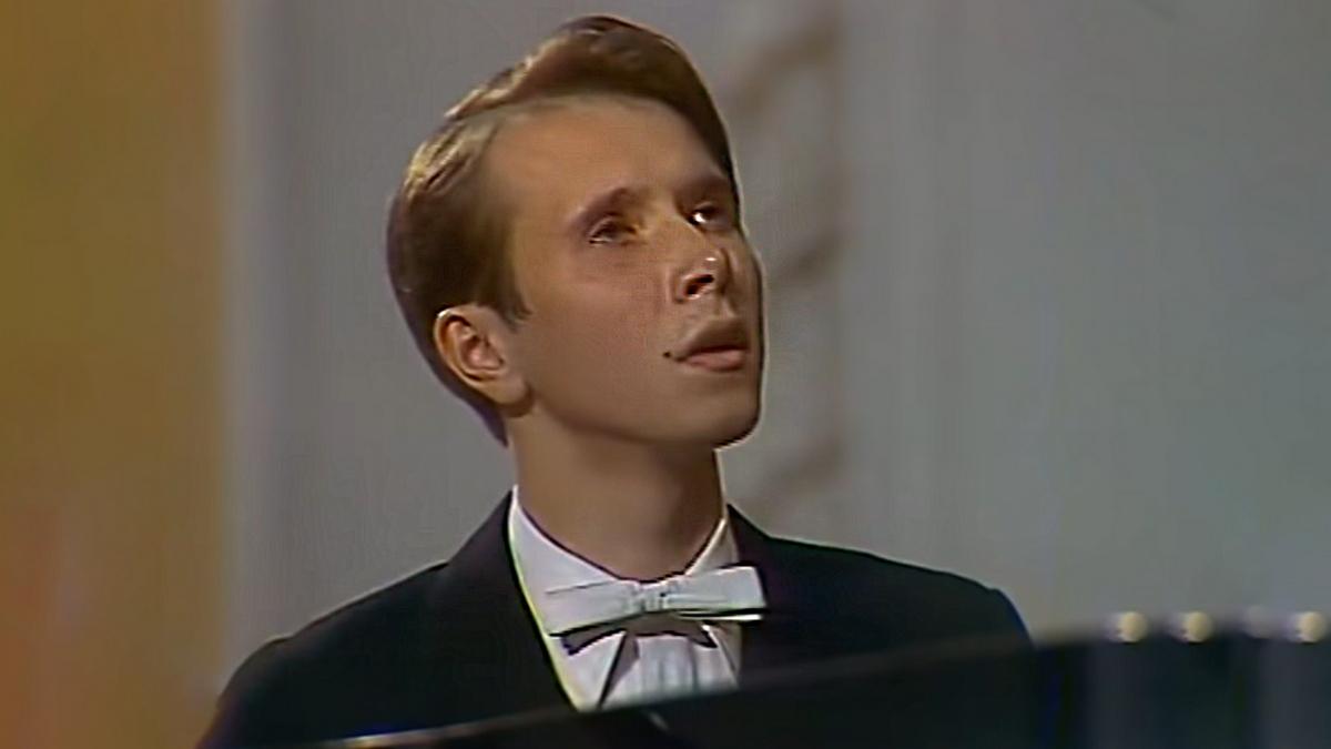 Михаил Плетнёв на VI Международном конкурсе им. П.И.Чайковского (mihail-pletnev-na-vi-mezhdunarodnom-konkurse-im-pichajkovskogo) Музыка