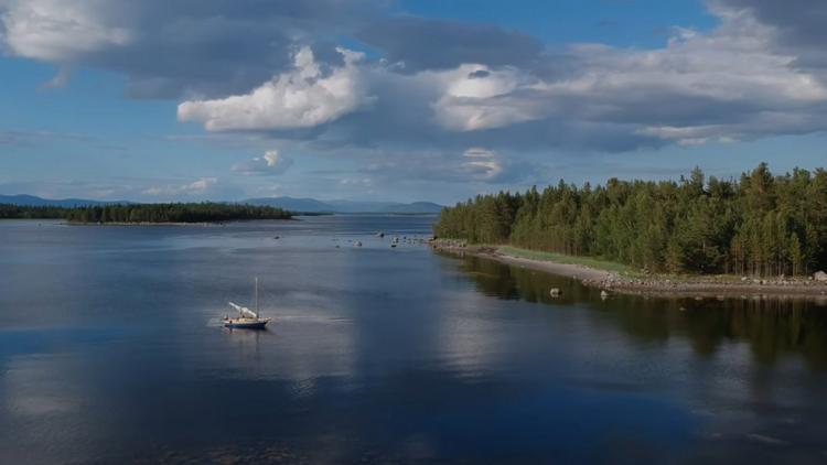 Постер Путешествие под парусом по Белому морю