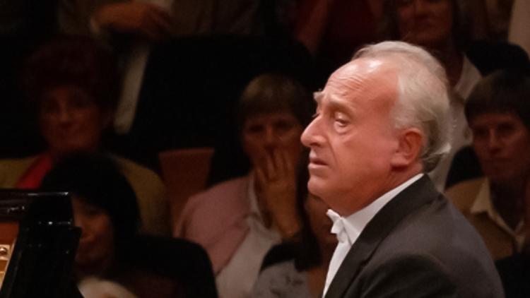 Постер Lucerne Festival 2004 — Pollini plays Beethoven