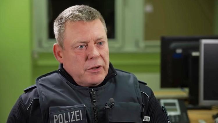 Постер Bundespolizeidirektion Berlin-Einsatz Tag und Nacht