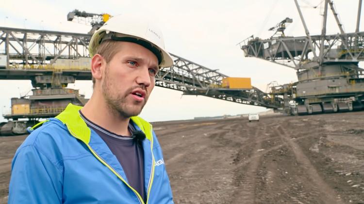 Постер Gigant aus Stahl — Die größte bewegliche Maschine der Welt